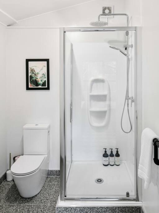 950M To Cbd - Instant Book Tidy Unit Apartment Gisborne Exterior photo